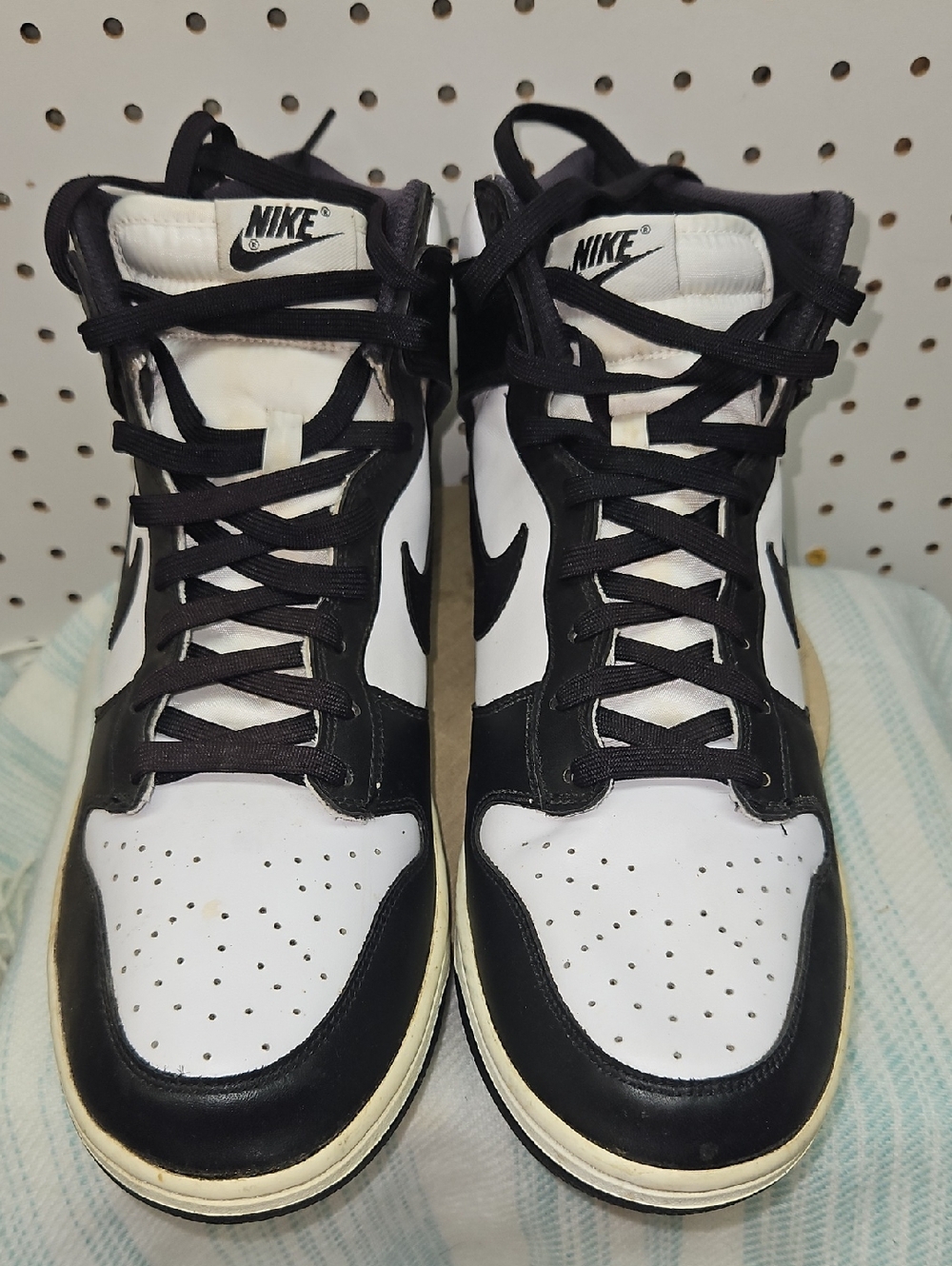 Nike Dunk High ‘Panda’ Black White (2022) Sneakers DD1399-105 Men Size 11.5 US